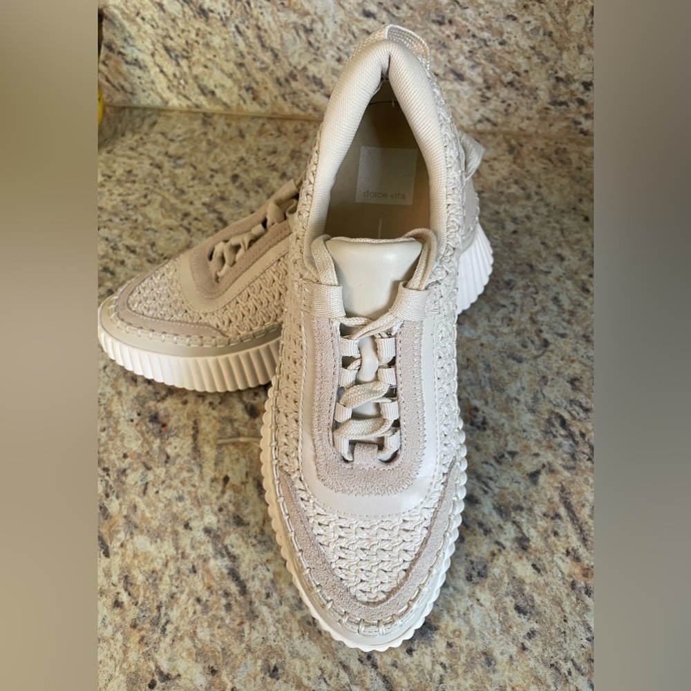 Dolce Vita Dolen Sneaker - Size 8.5